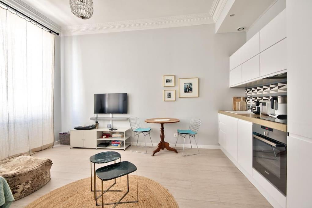 Very Nice 2P With All Comfort, City Center Ac/Wifi Εξωτερικό φωτογραφία